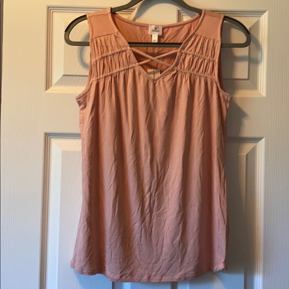 Dress barn size small sleeveless tee